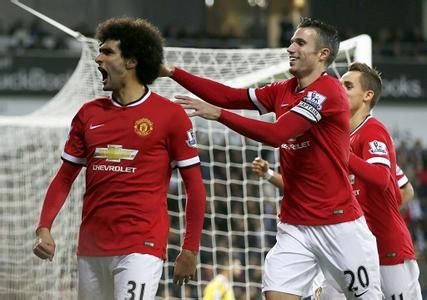 更是一路披 更是一路披